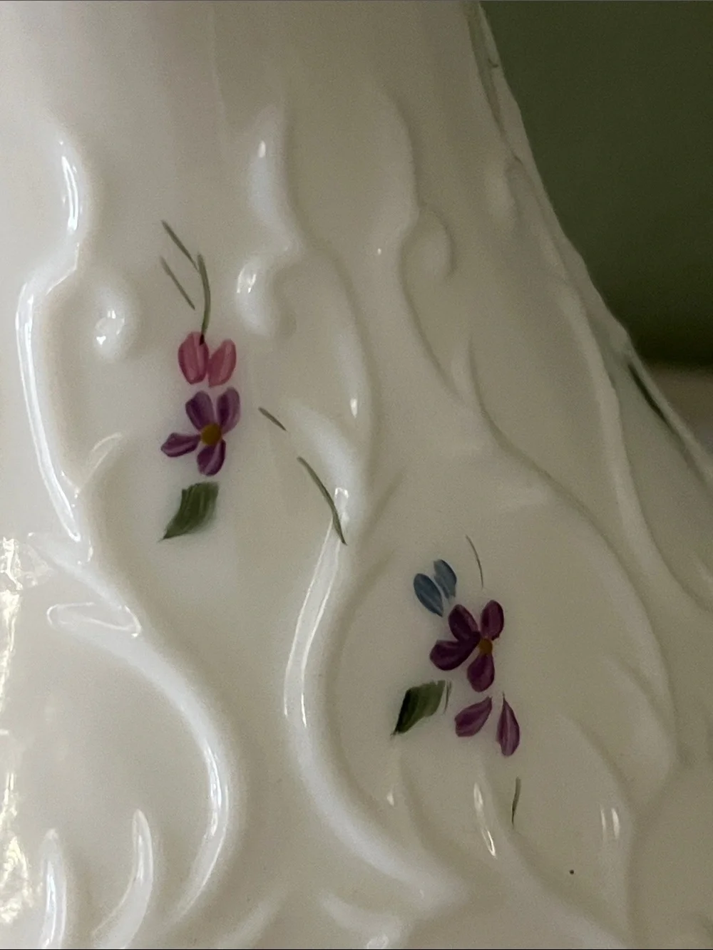 Vintage Fenton Violets in the Snow Amethyst Crest Spanish Lace Vase Signed